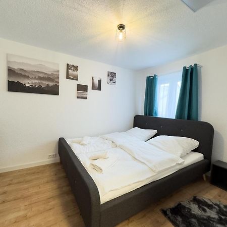 Klassen Apartments! Stadtnahes Ferienhaus* Mit Terrasse In Aulendorf * Fuer 6-8 Personen Bagian luar foto