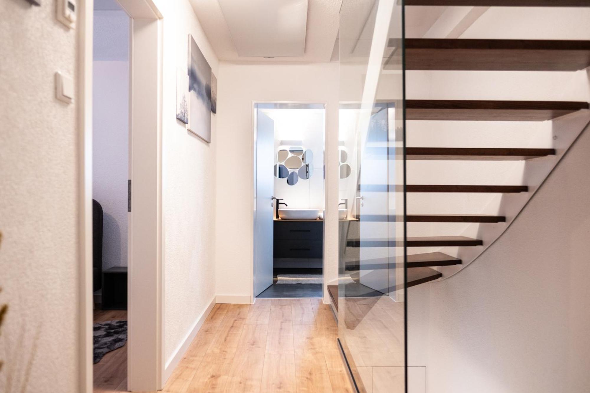 Klassen Apartments! Stadtnahes Ferienhaus* Mit Terrasse In Aulendorf * Fuer 6-8 Personen Bagian luar foto