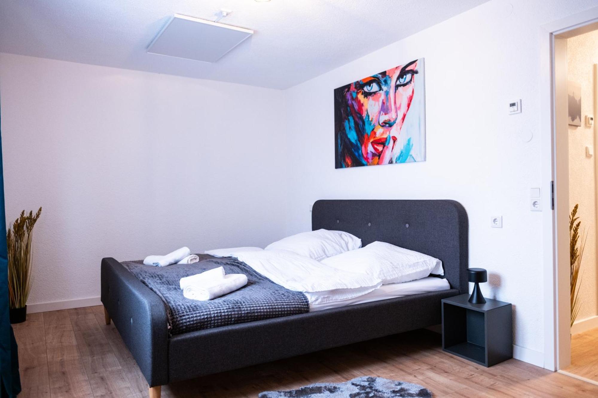 Klassen Apartments! Stadtnahes Ferienhaus* Mit Terrasse In Aulendorf * Fuer 6-8 Personen Bagian luar foto