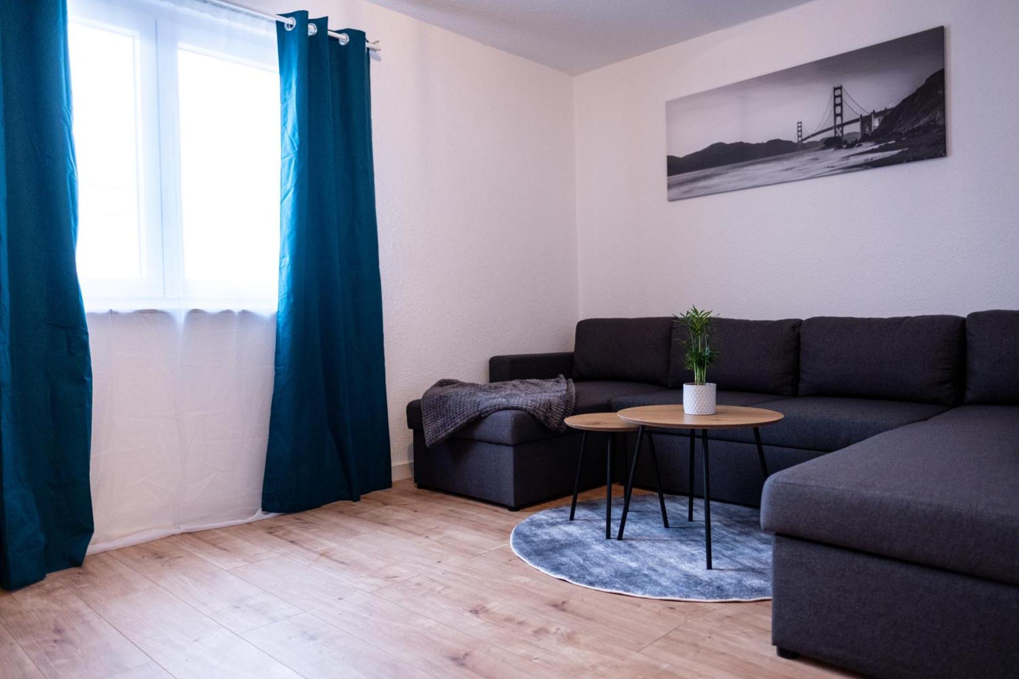 Klassen Apartments! Stadtnahes Ferienhaus* Mit Terrasse In Aulendorf * Fuer 6-8 Personen Bagian luar foto