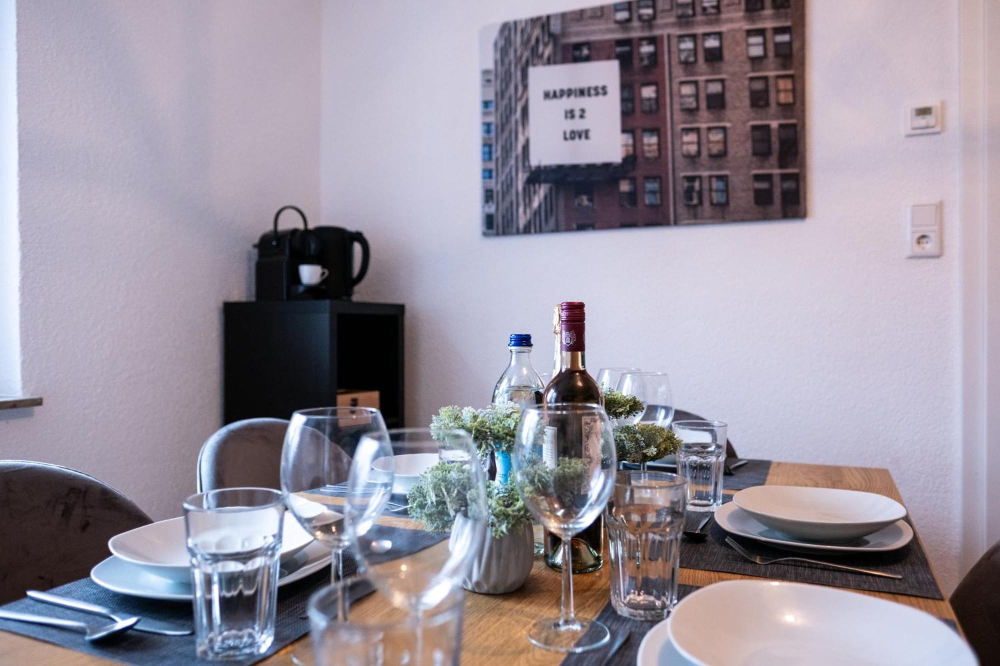 Klassen Apartments! Stadtnahes Ferienhaus* Mit Terrasse In Aulendorf * Fuer 6-8 Personen Bagian luar foto